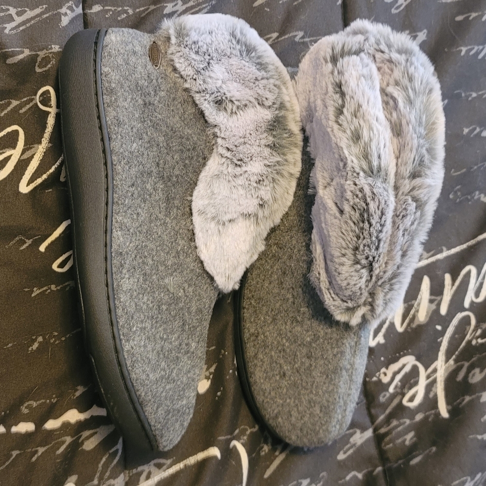Ladies slippers grey brand new size 11